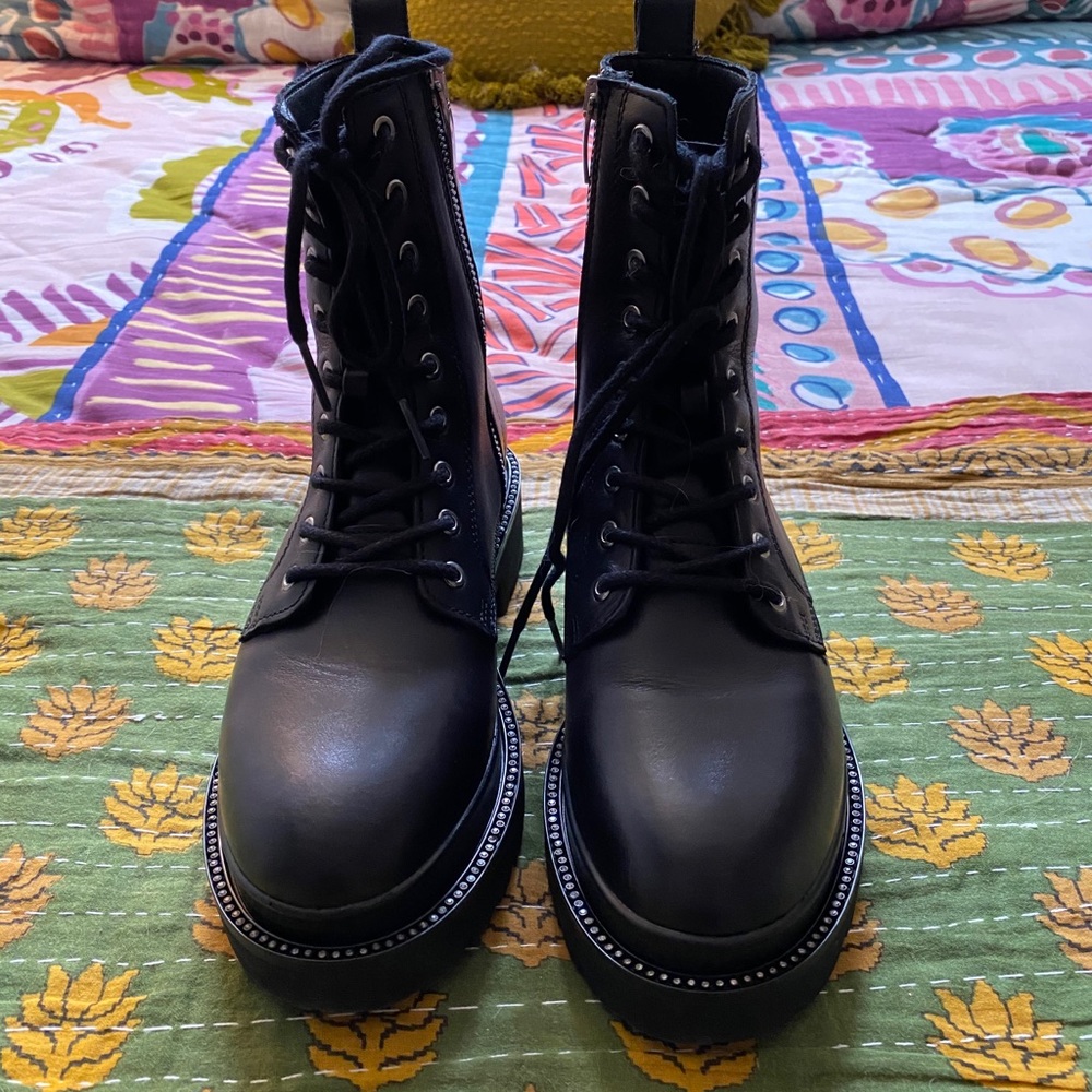 Steve Madden combat boot